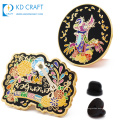 Fabricant en gros métal souvenir paillettes poudre mignon anime dessin animé épinglette badge logo personnalisé épingle en émail dur